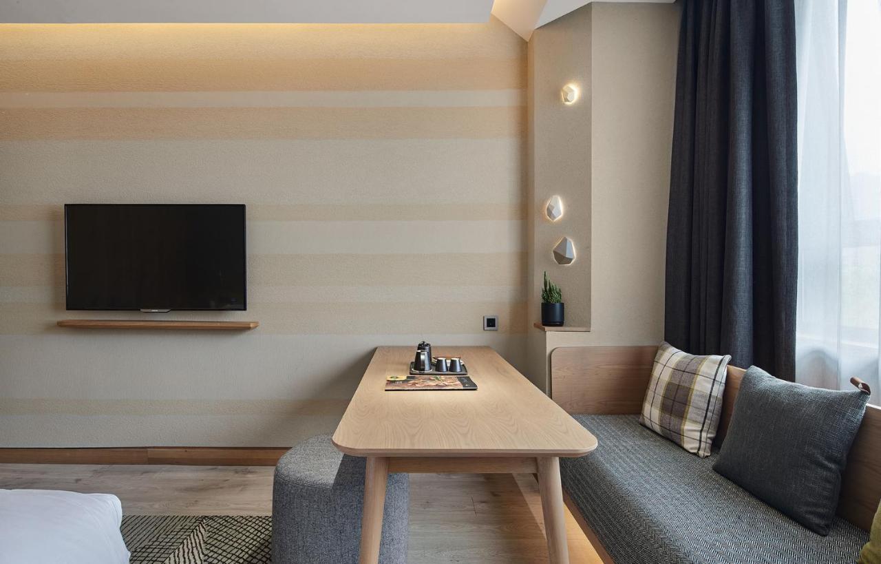 Ebo Hotel Hangzhou Wulin - 5 Mins Drive To The West Lake Dış mekan fotoğraf