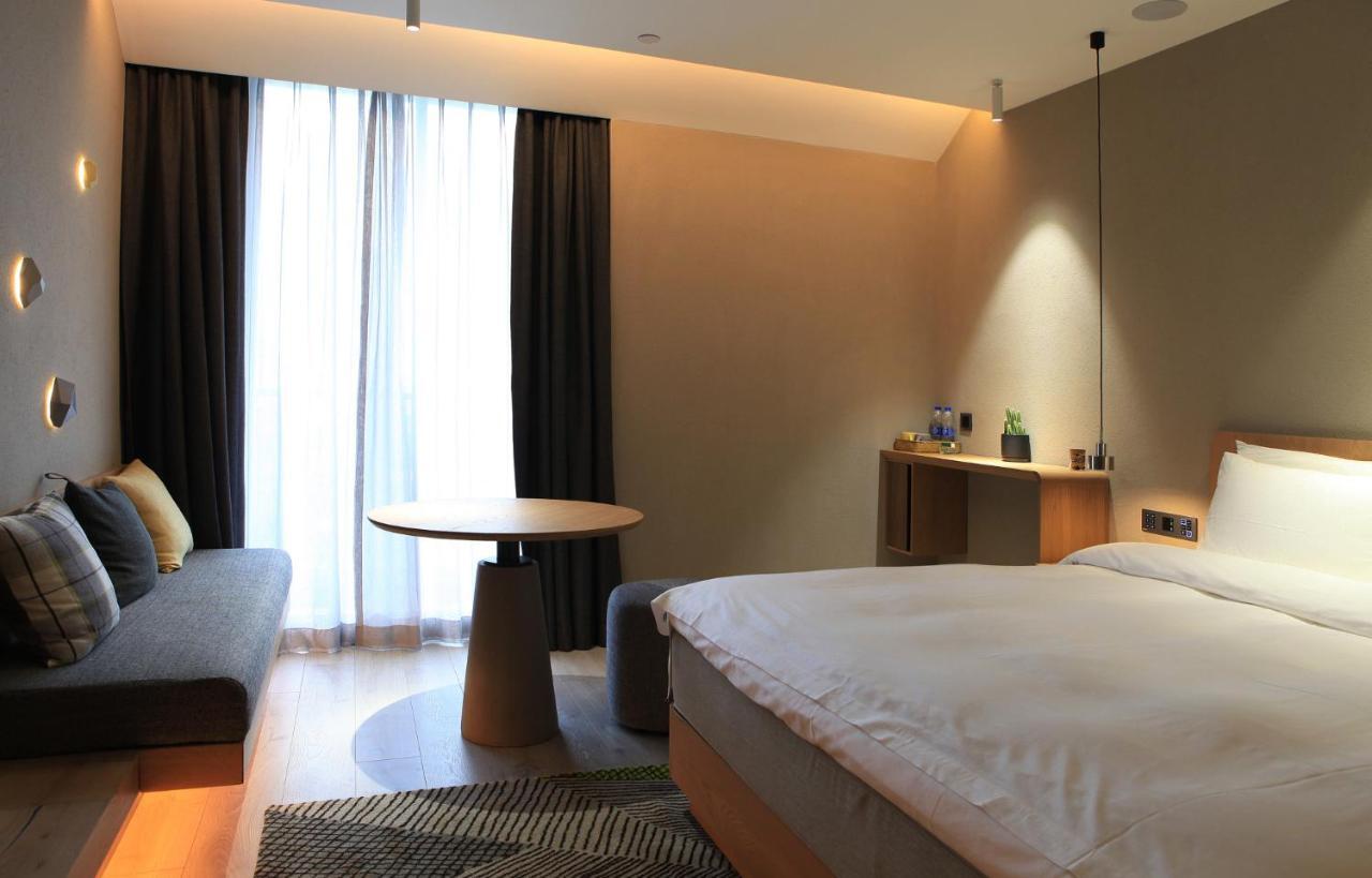 Ebo Hotel Hangzhou Wulin - 5 Mins Drive To The West Lake Dış mekan fotoğraf