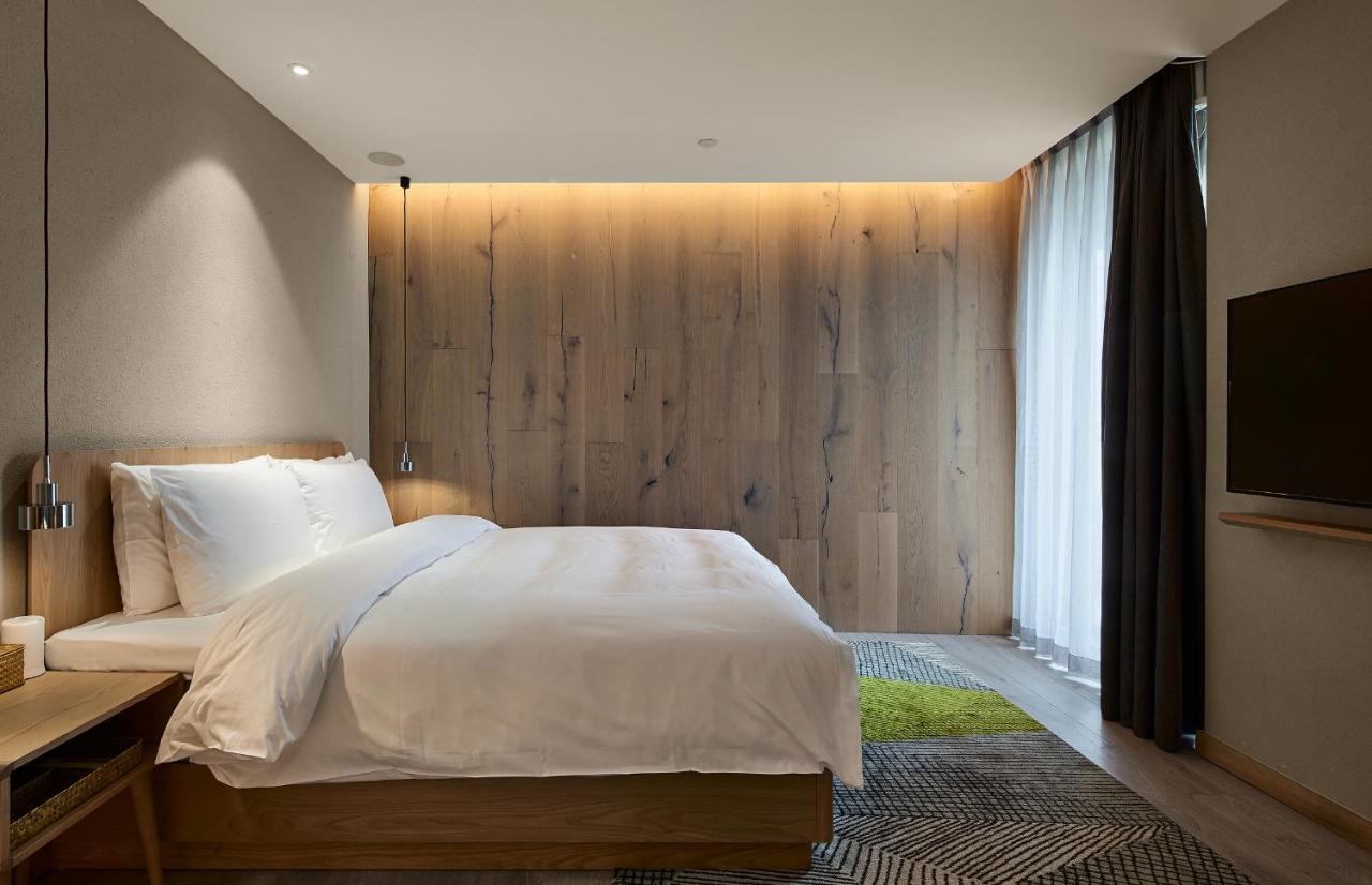 Ebo Hotel Hangzhou Wulin - 5 Mins Drive To The West Lake Dış mekan fotoğraf