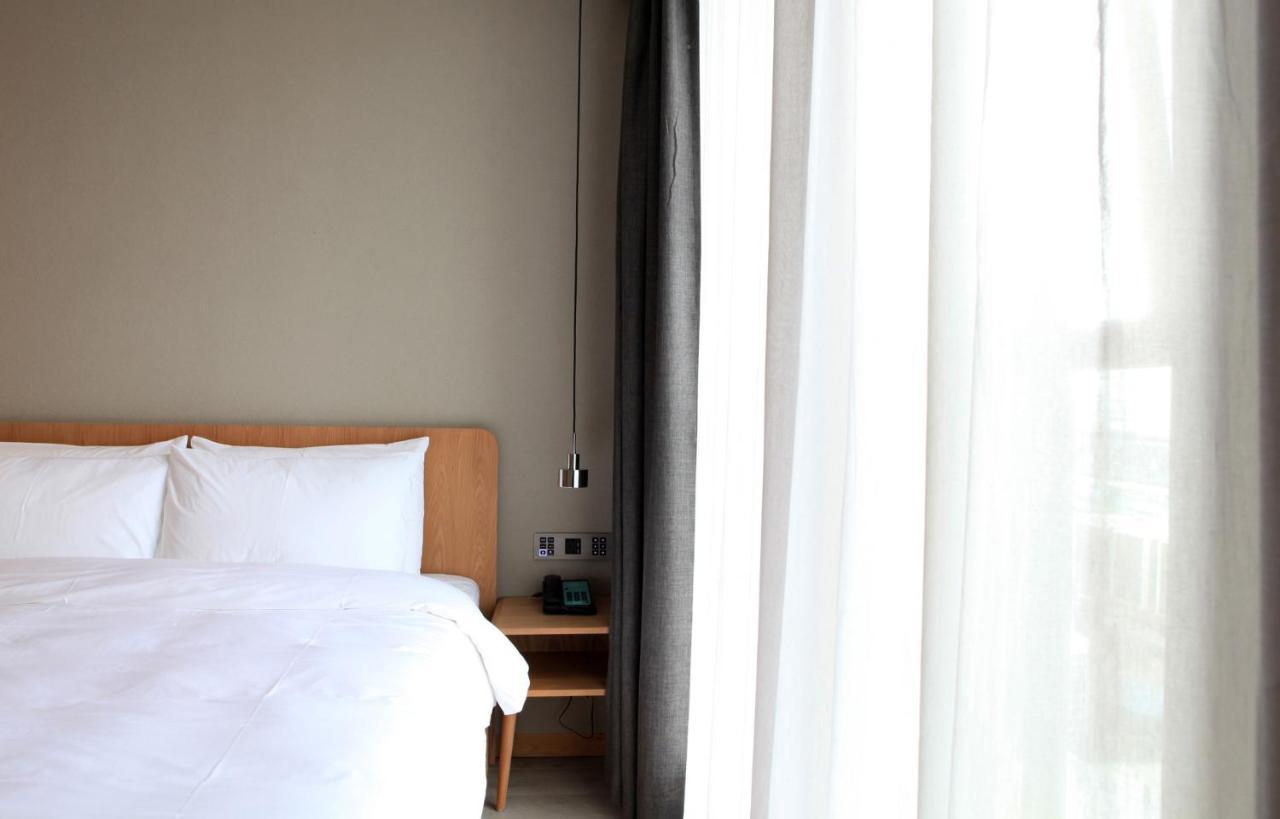 Ebo Hotel Hangzhou Wulin - 5 Mins Drive To The West Lake Dış mekan fotoğraf
